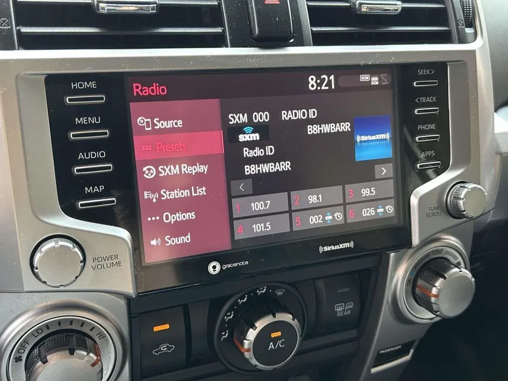 2021 Toyota 4Runner SR5 thumbnail 26