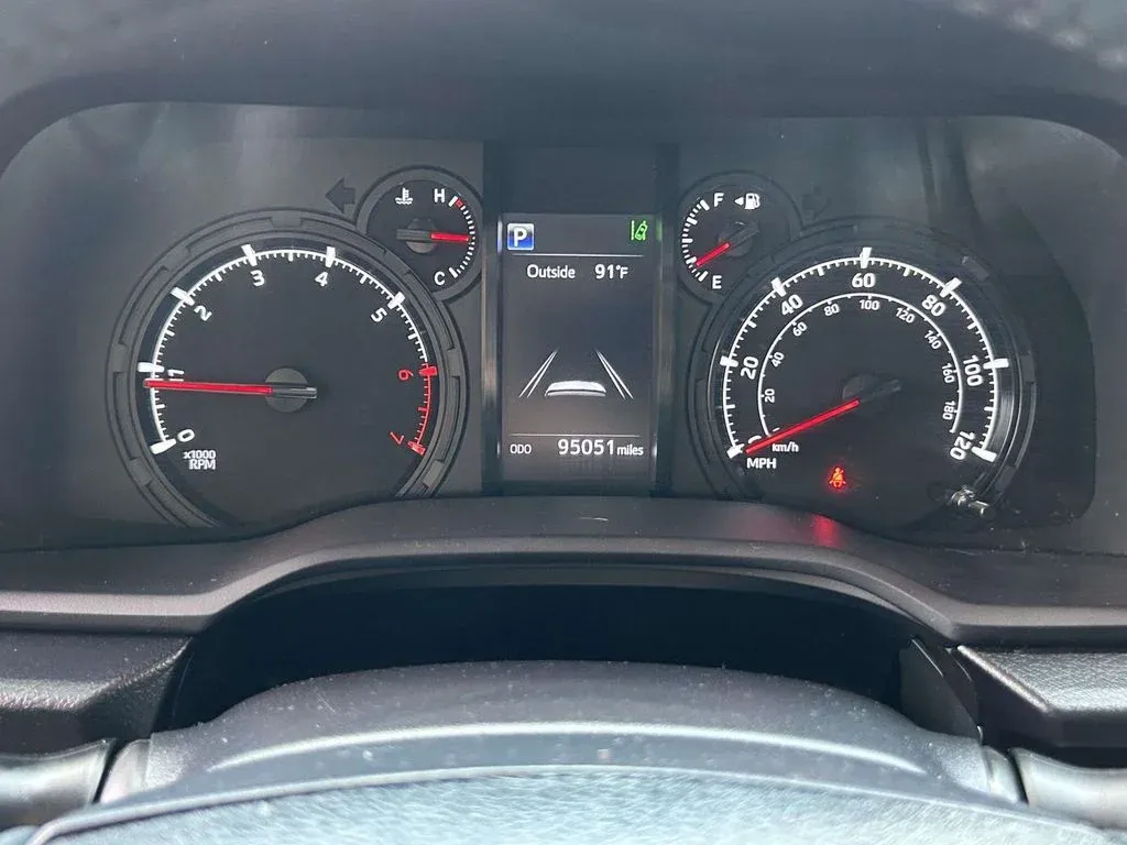 2021 Toyota 4Runner SR5 thumbnail 28