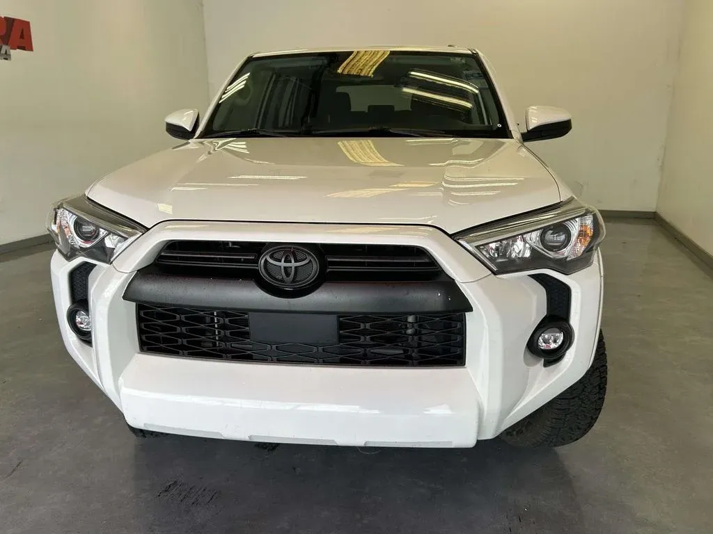 2021 Toyota 4Runner SR5 thumbnail 8