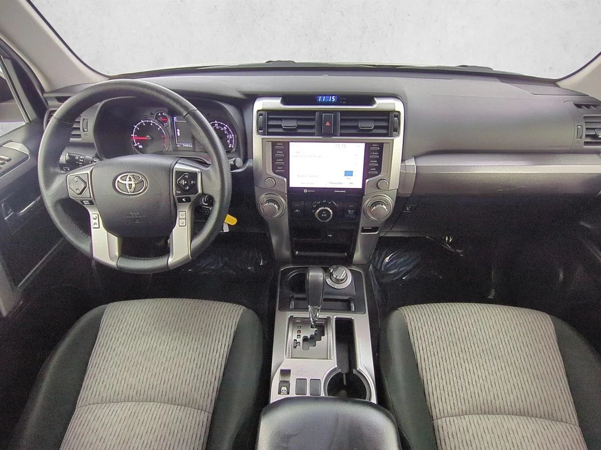 2021 Toyota 4Runner SR5 thumbnail 19