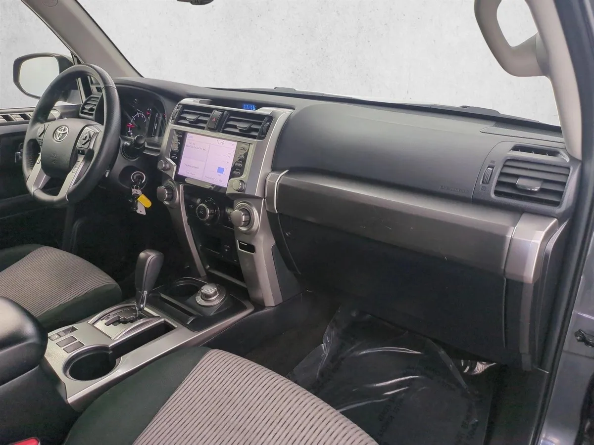 2021 Toyota 4Runner SR5 thumbnail 24