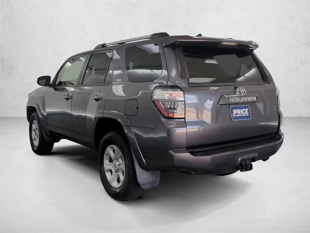 2021 Toyota 4Runner SR5 thumbnail 8