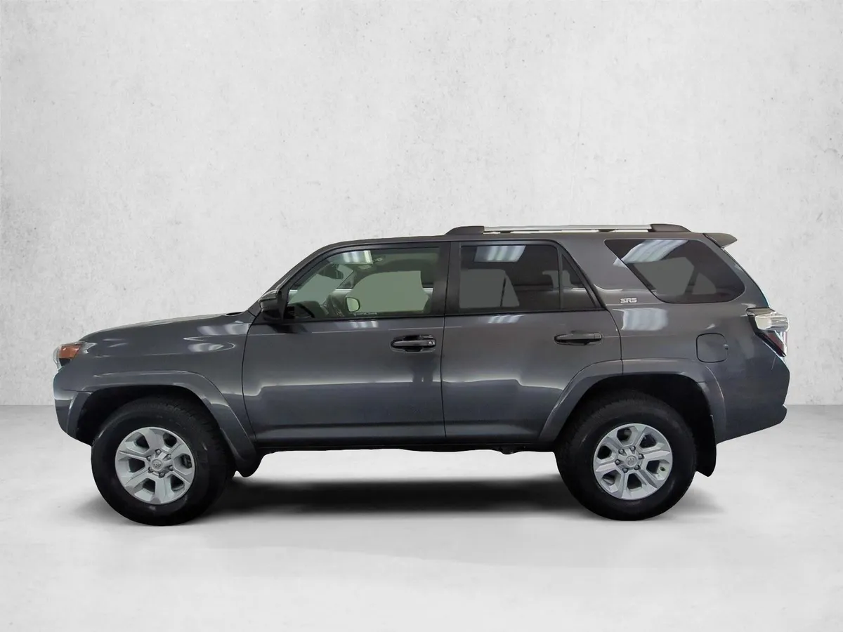 2021 Toyota 4Runner SR5 thumbnail 9