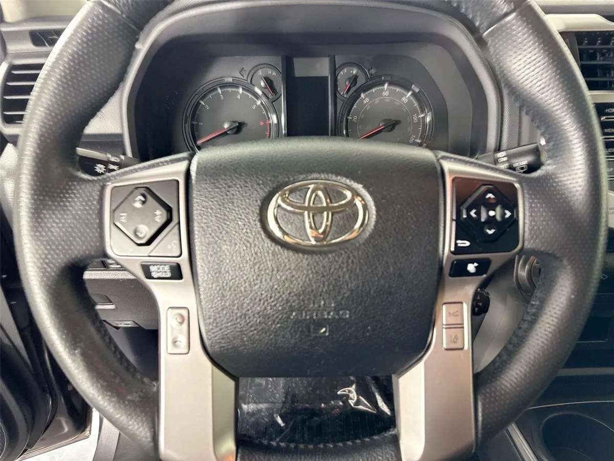 2021 Toyota 4Runner SR5 thumbnail 15