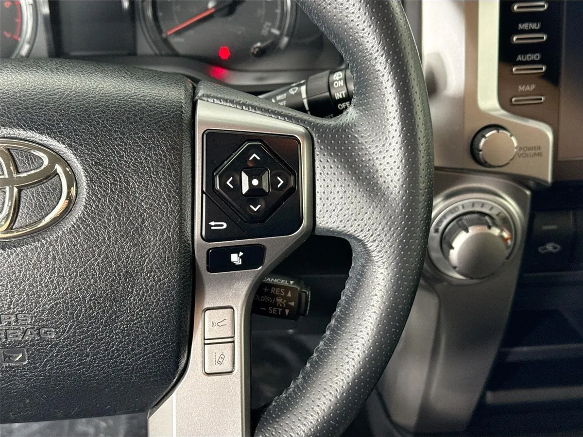2021 Toyota 4Runner SR5 thumbnail 17