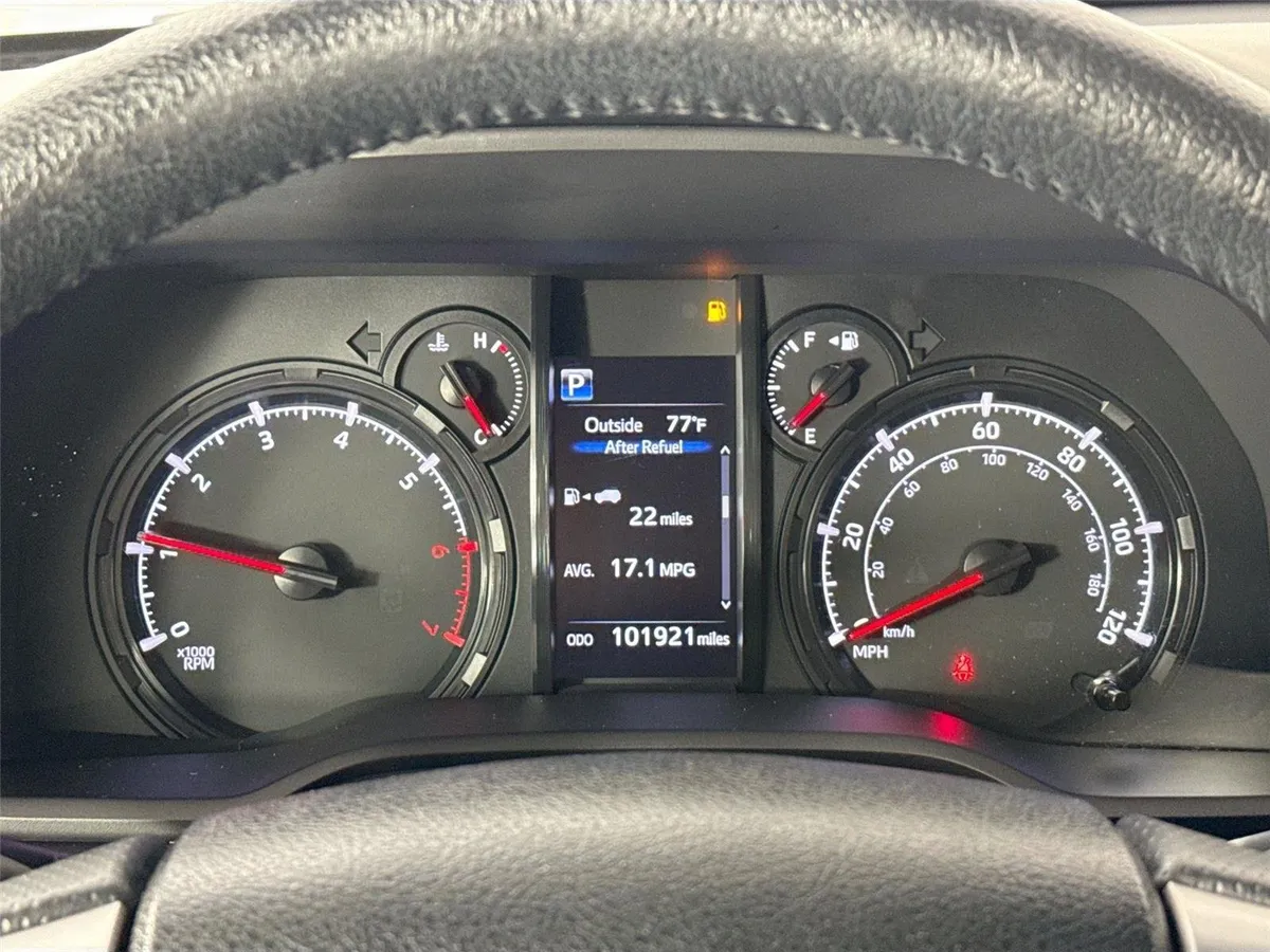 2021 Toyota 4Runner SR5 thumbnail 18