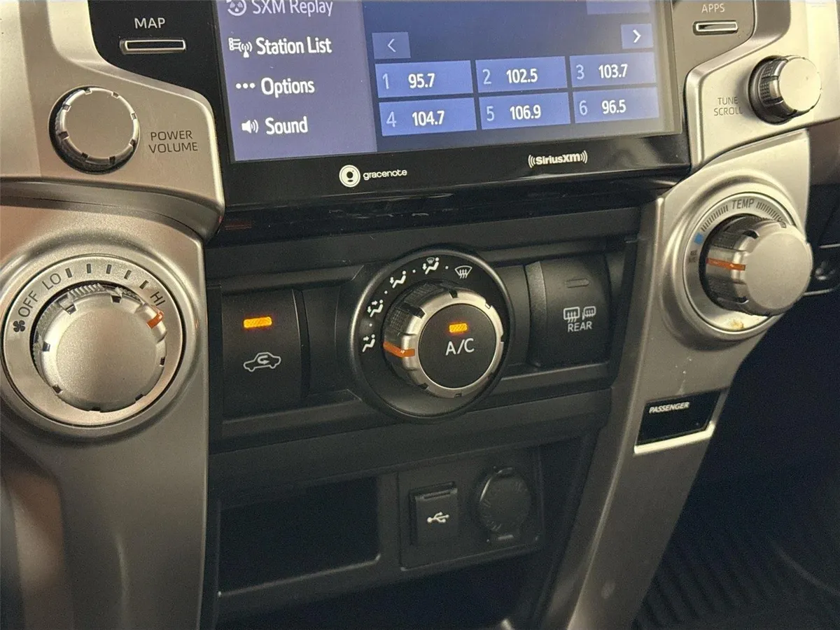 2021 Toyota 4Runner SR5 thumbnail 23