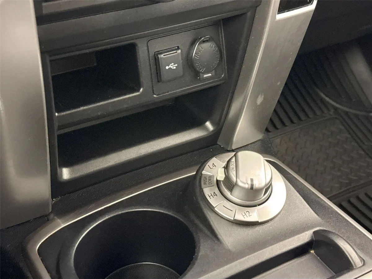 2021 Toyota 4Runner SR5 thumbnail 25