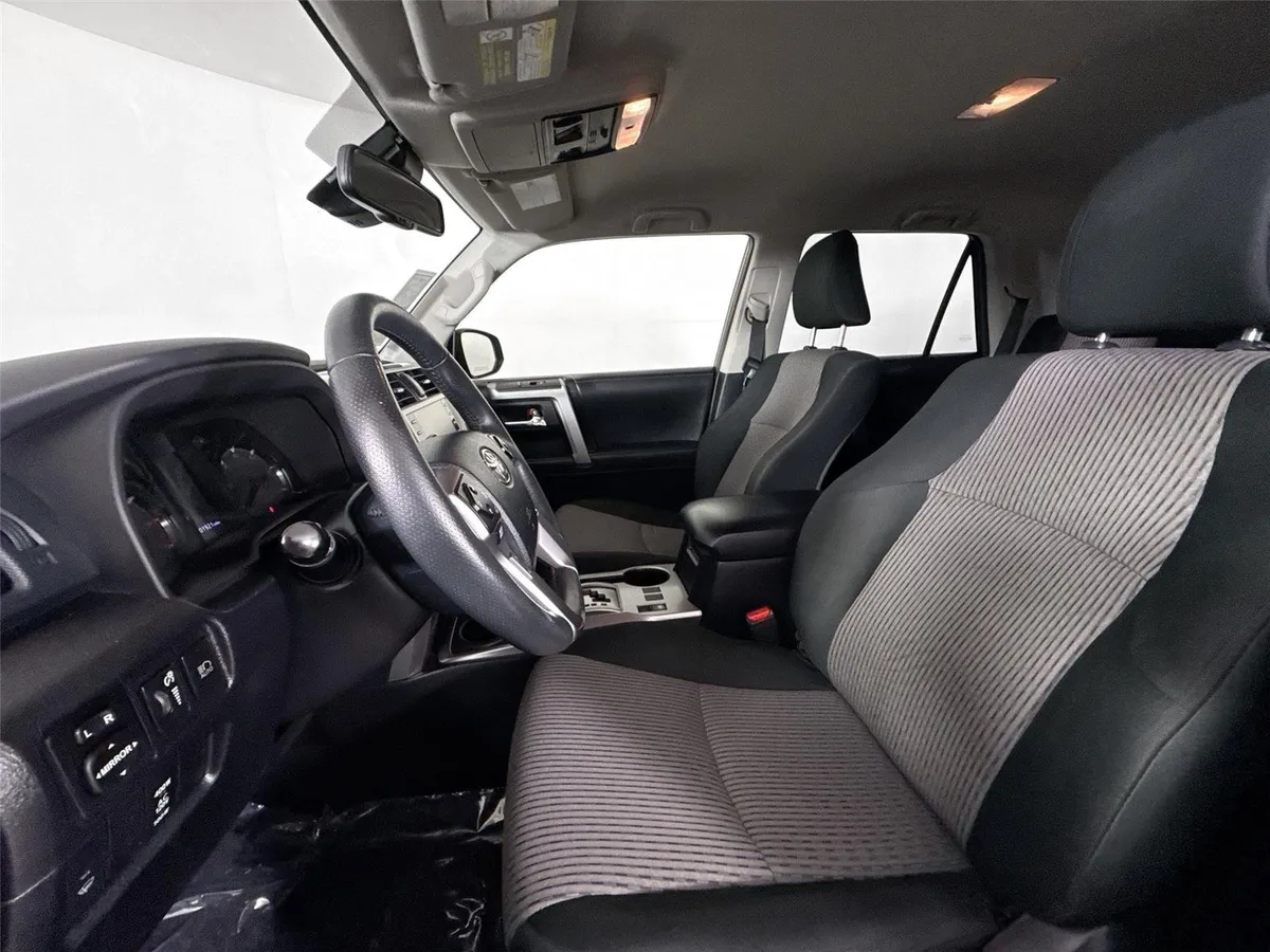 2021 Toyota 4Runner SR5 thumbnail 3
