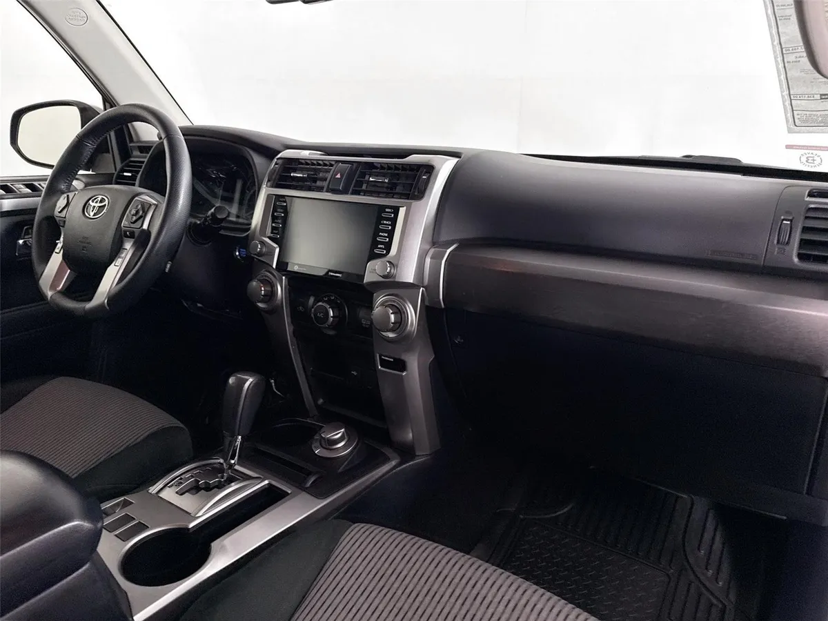 2021 Toyota 4Runner SR5 thumbnail 41