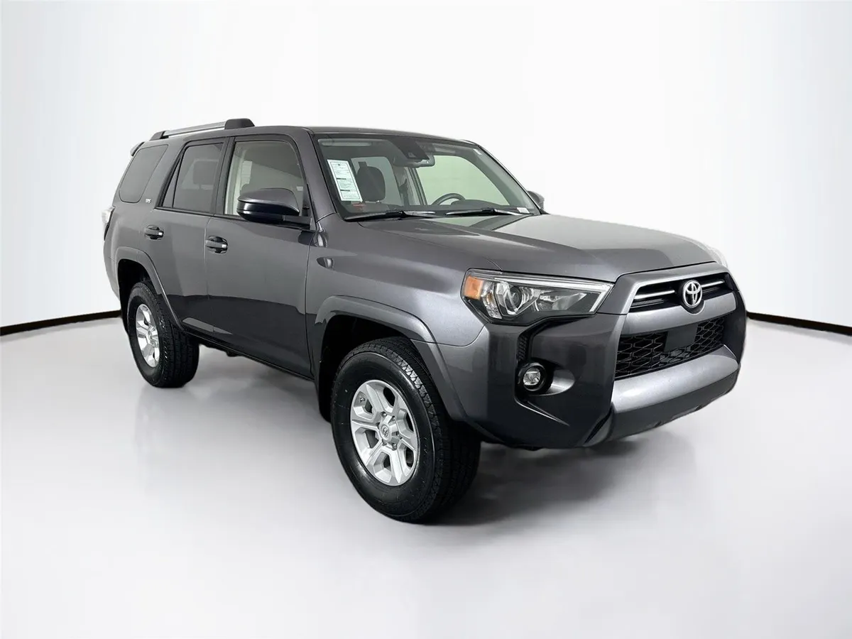 2021 Toyota 4Runner SR5 thumbnail 8