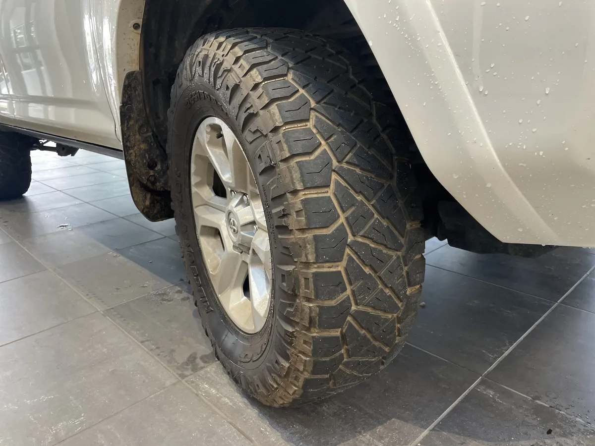 2021 Toyota 4Runner SR5 thumbnail 12