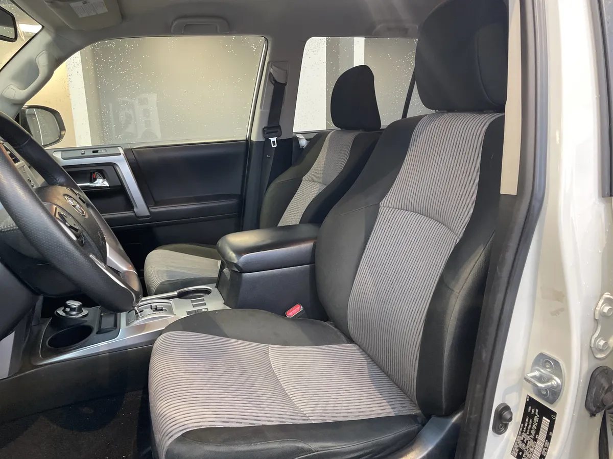 2021 Toyota 4Runner SR5 thumbnail 17