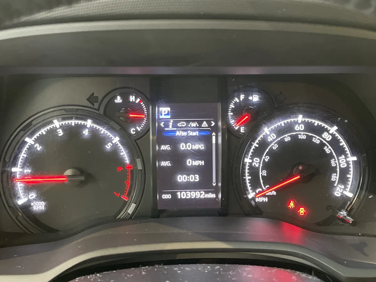 2021 Toyota 4Runner SR5 thumbnail 21