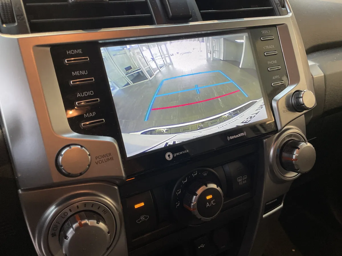 2021 Toyota 4Runner SR5 thumbnail 25