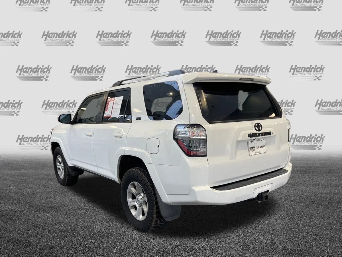 2021 Toyota 4Runner SR5 thumbnail 7