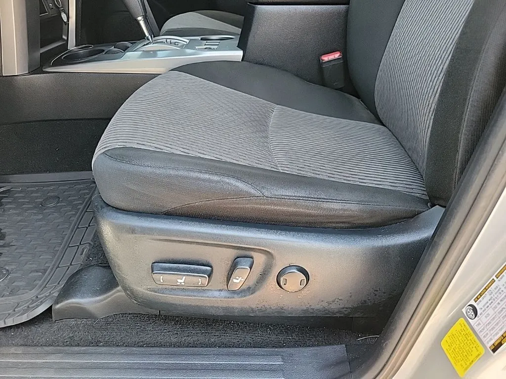 2021 Toyota 4Runner SR5 thumbnail 11