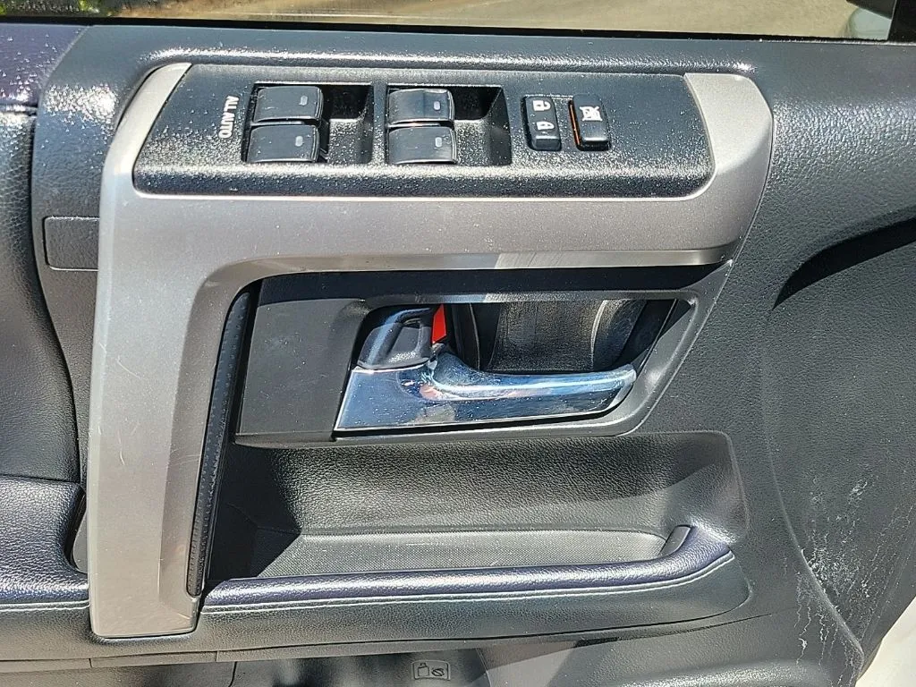 2021 Toyota 4Runner SR5 thumbnail 12
