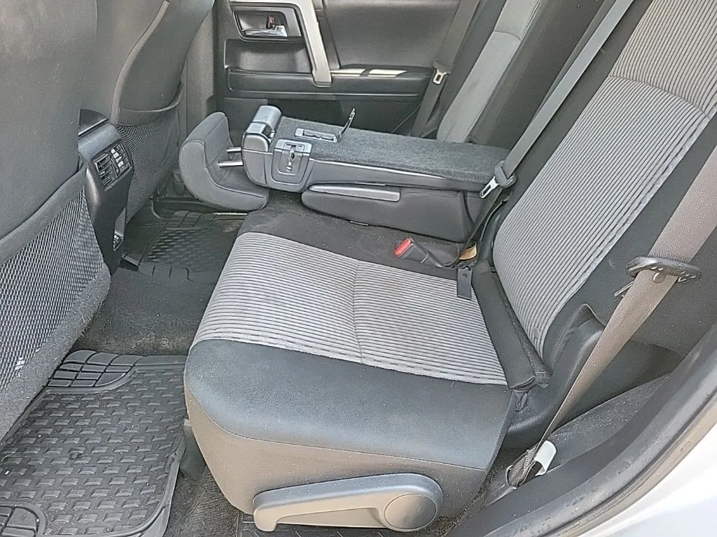 2021 Toyota 4Runner SR5 thumbnail 13