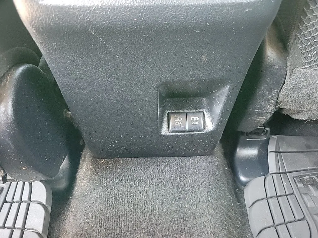 2021 Toyota 4Runner SR5 thumbnail 14