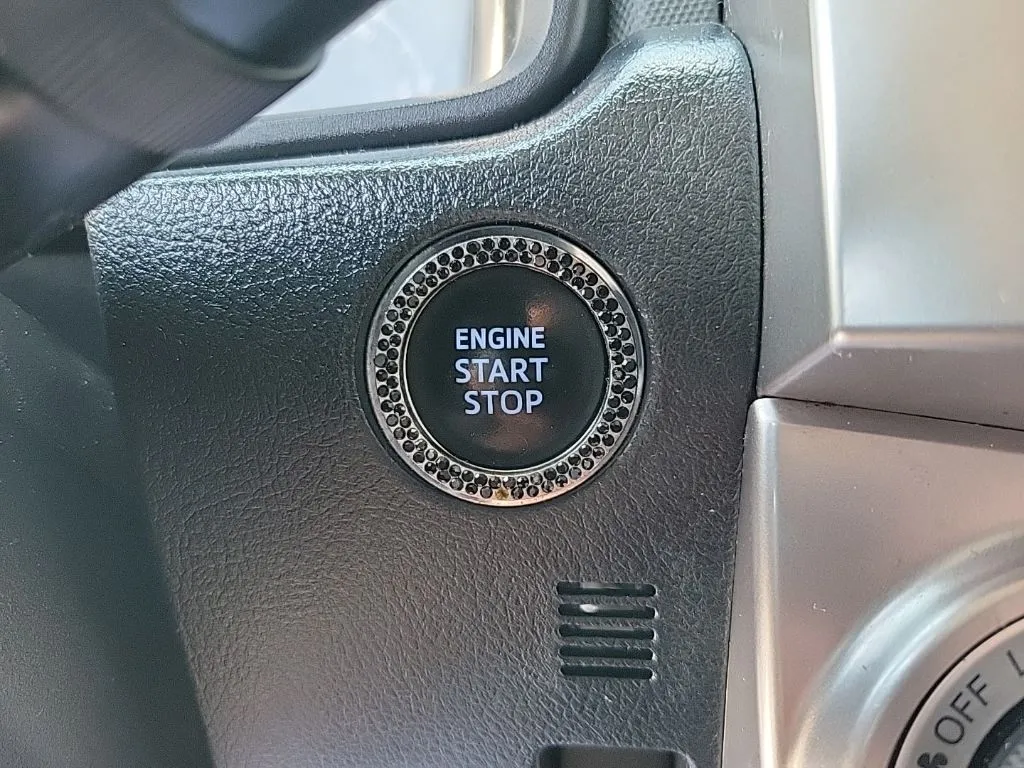 2021 Toyota 4Runner SR5 thumbnail 19