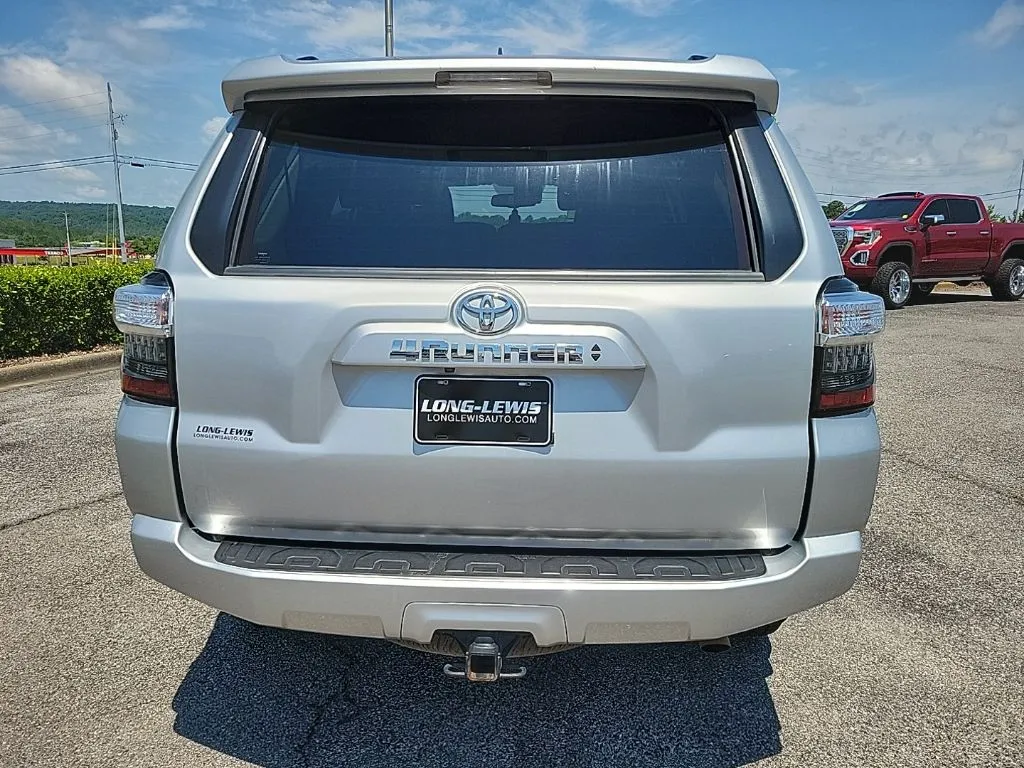 2021 Toyota 4Runner SR5 thumbnail 6