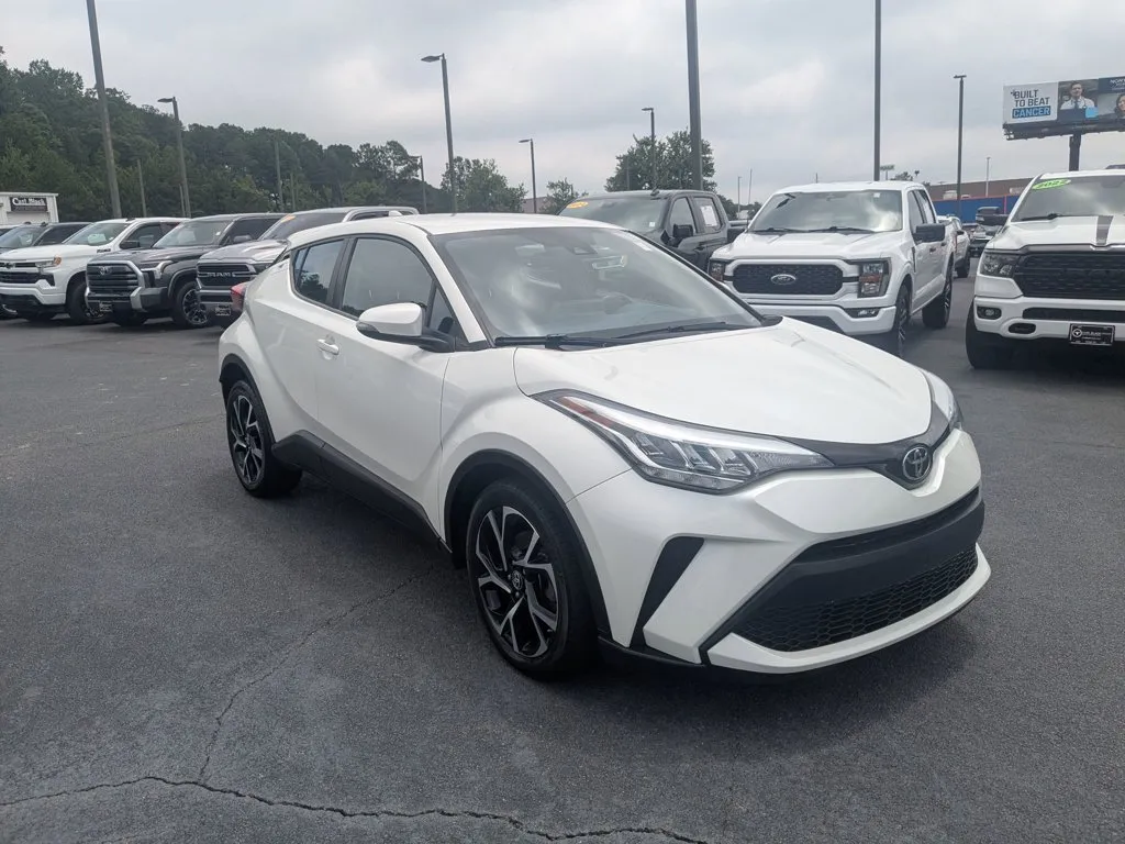 2021 Toyota C-HR LE thumbnail 3