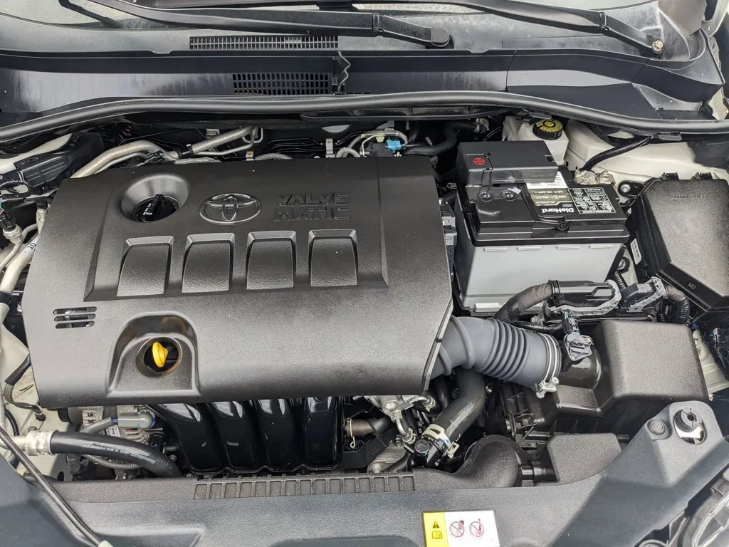 2021 Toyota C-HR LE thumbnail 30