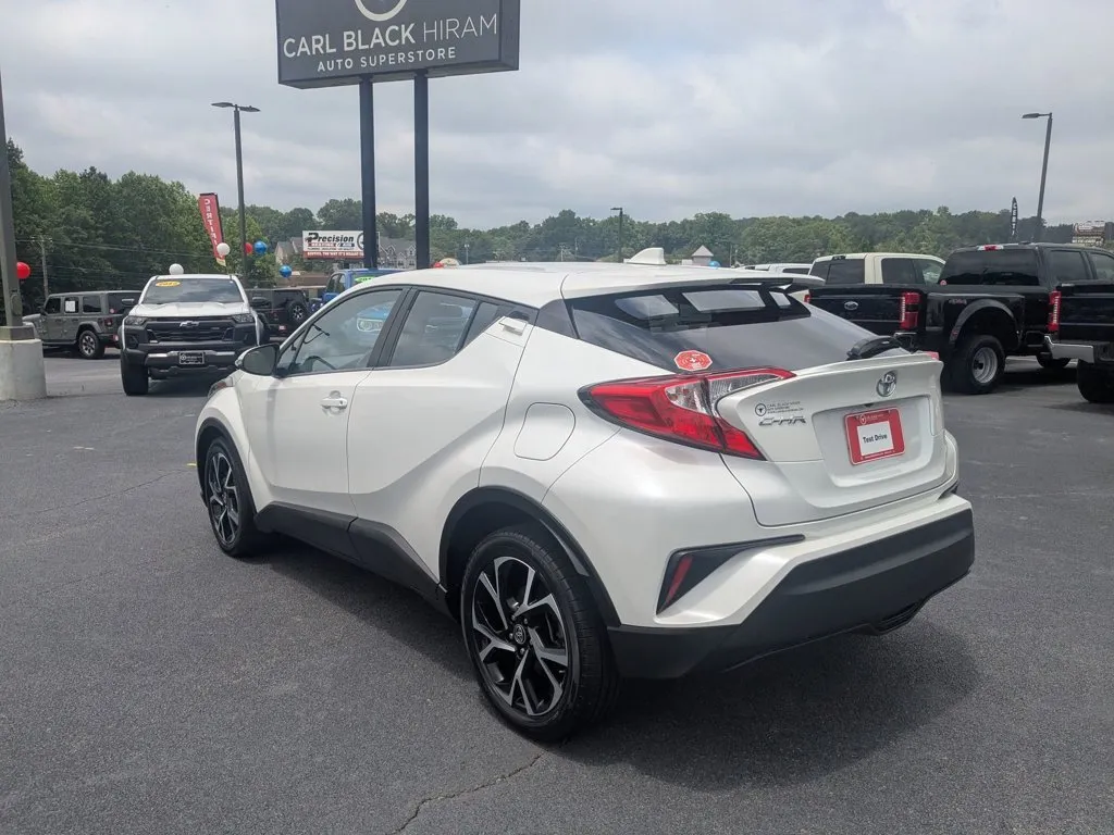 2021 Toyota C-HR LE thumbnail 7