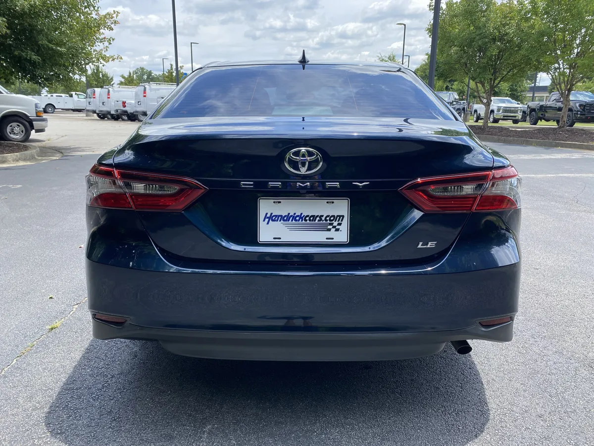 2021 Toyota Camry LE thumbnail 7