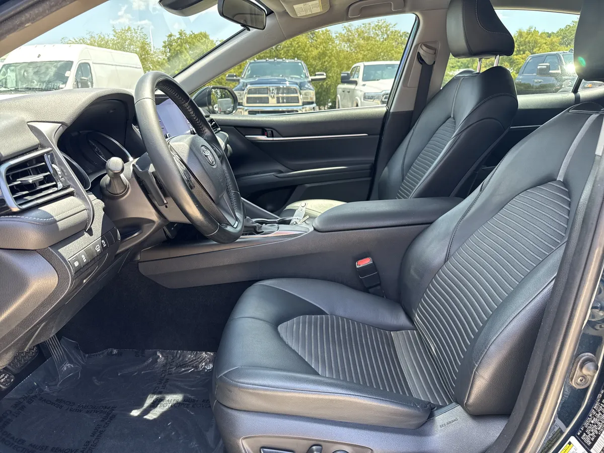 2021 Toyota Camry SE thumbnail 4