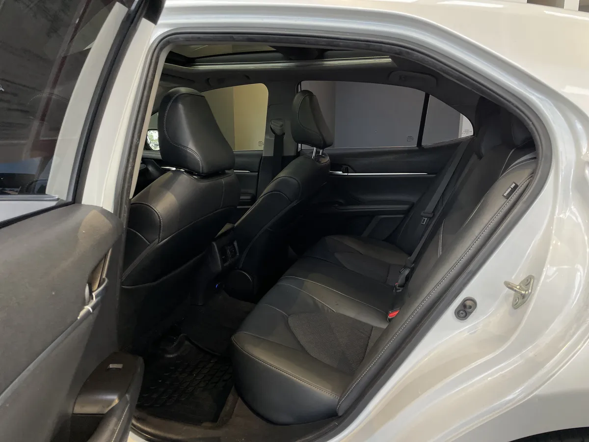 2021 Toyota Camry XSE thumbnail 15