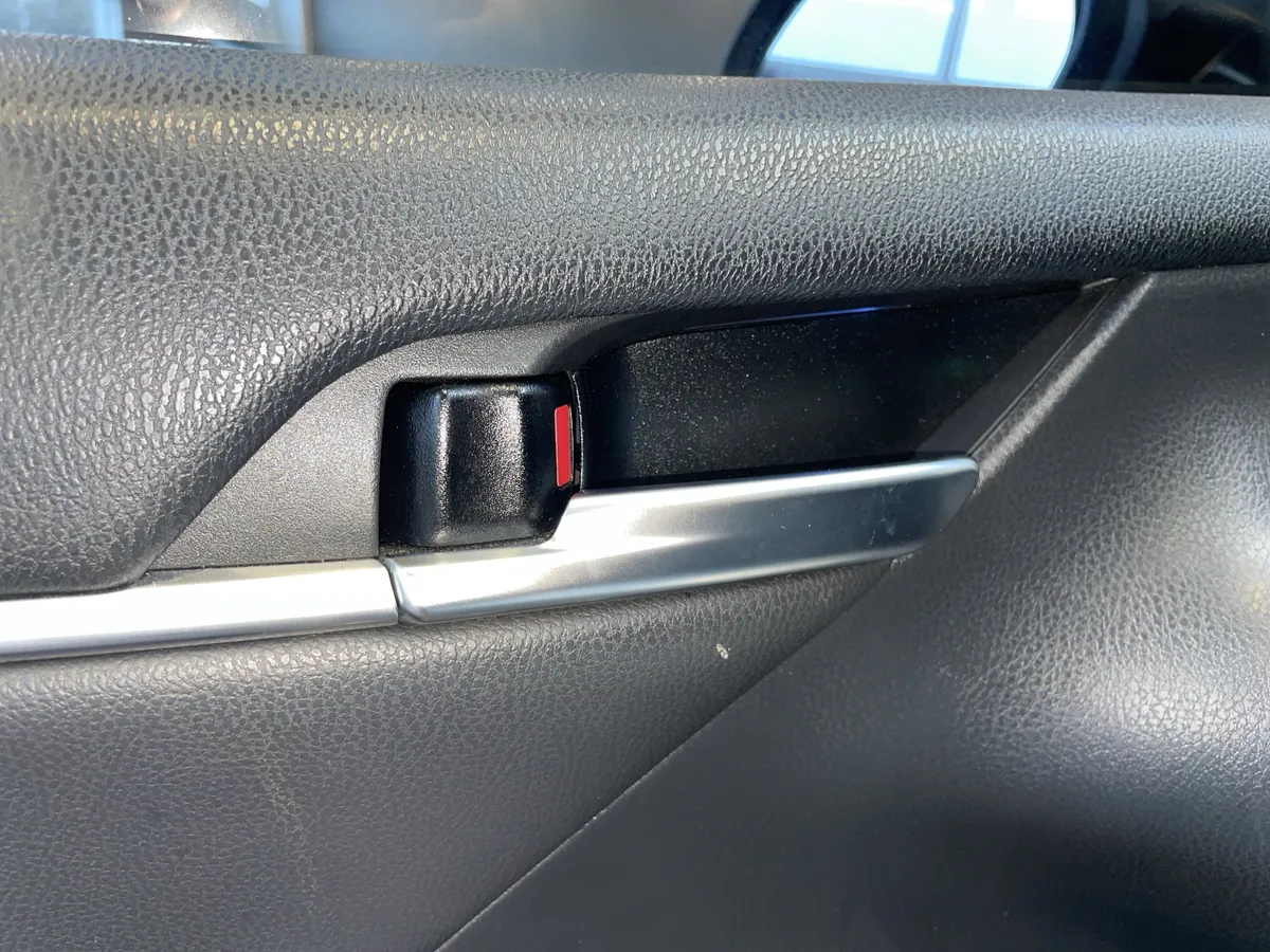 2021 Toyota Camry XSE thumbnail 18