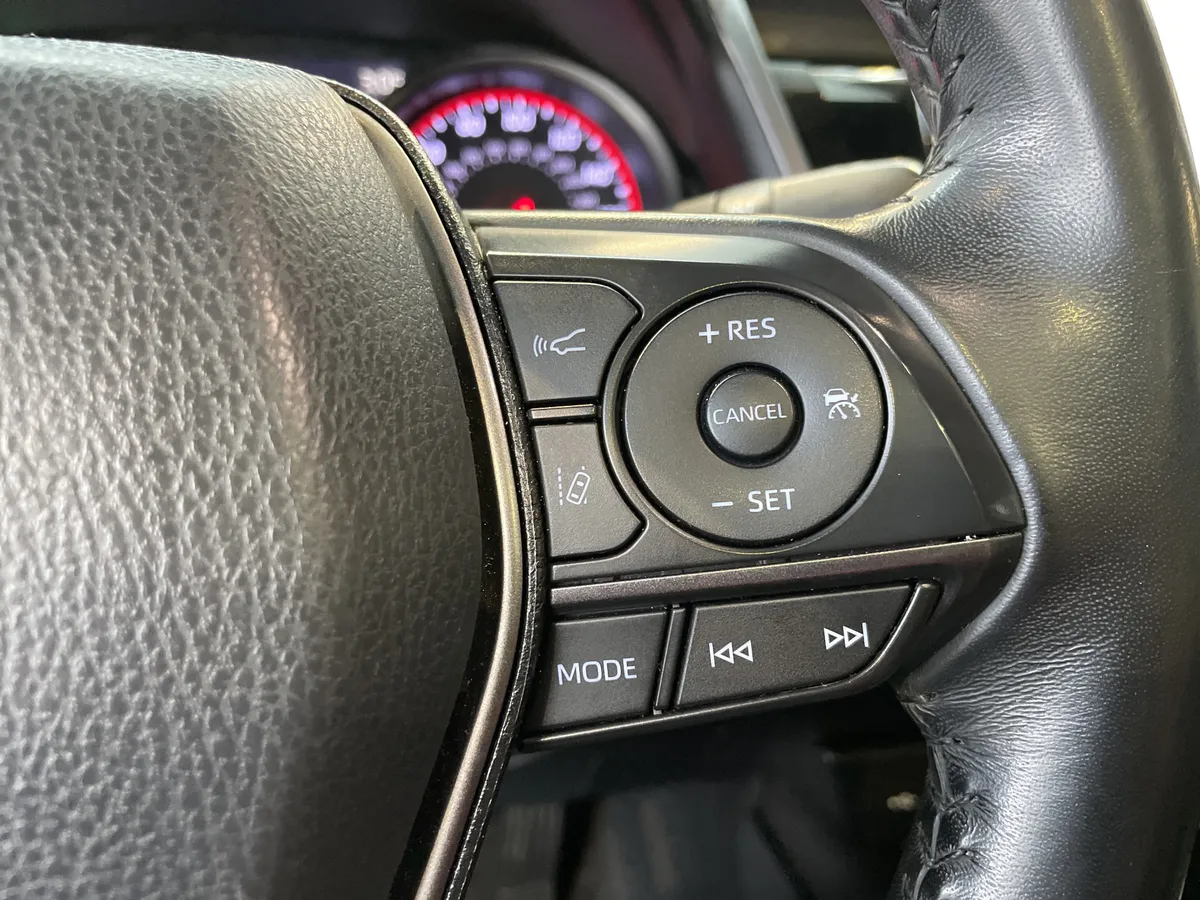 2021 Toyota Camry XSE thumbnail 24