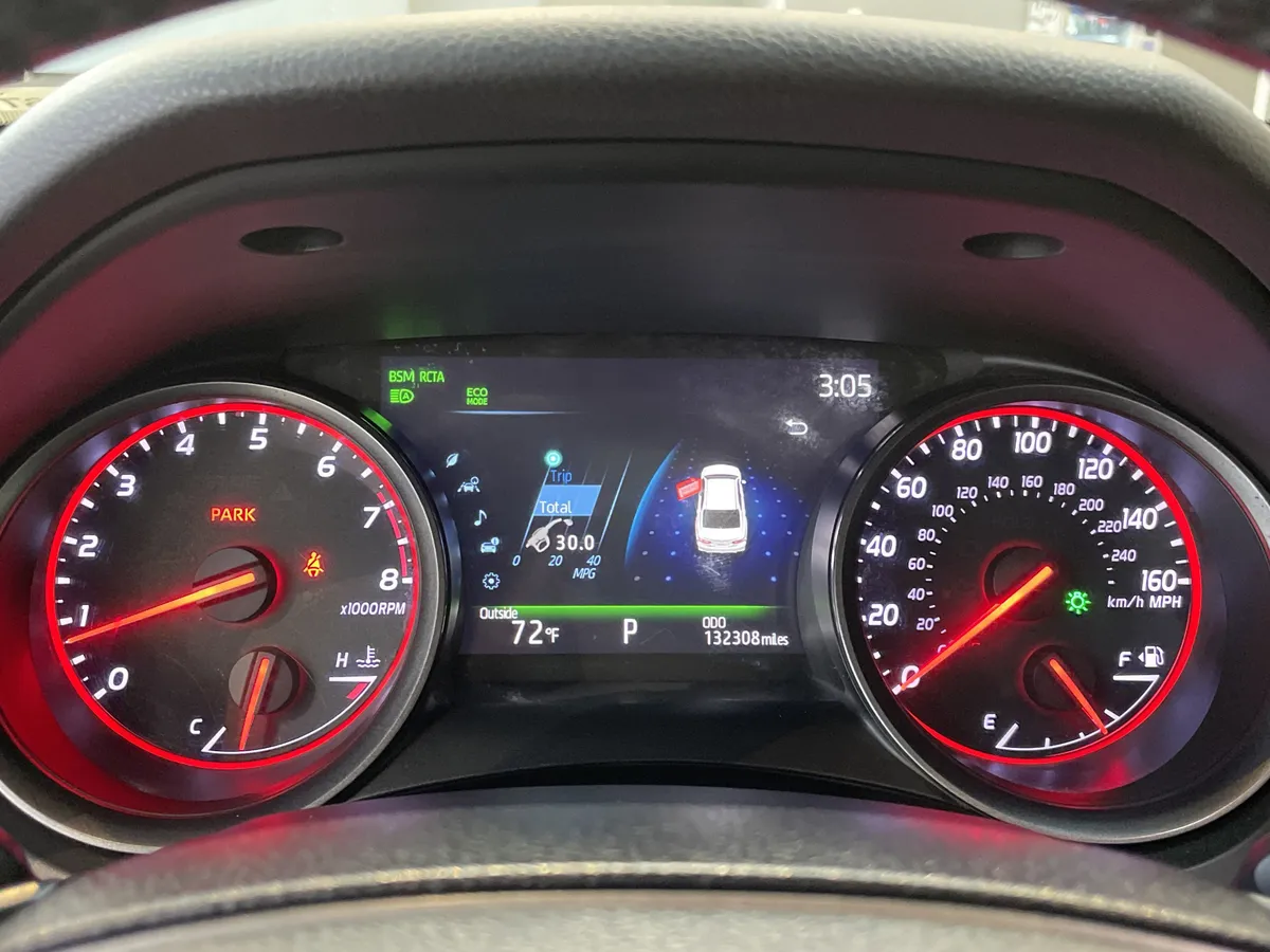 2021 Toyota Camry XSE thumbnail 26
