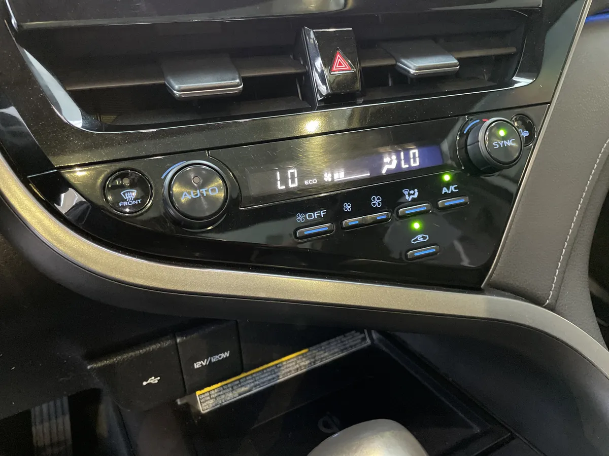 2021 Toyota Camry XSE thumbnail 34