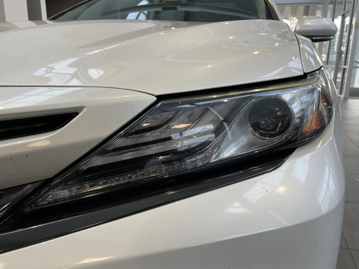 2021 Toyota Camry XSE thumbnail 4