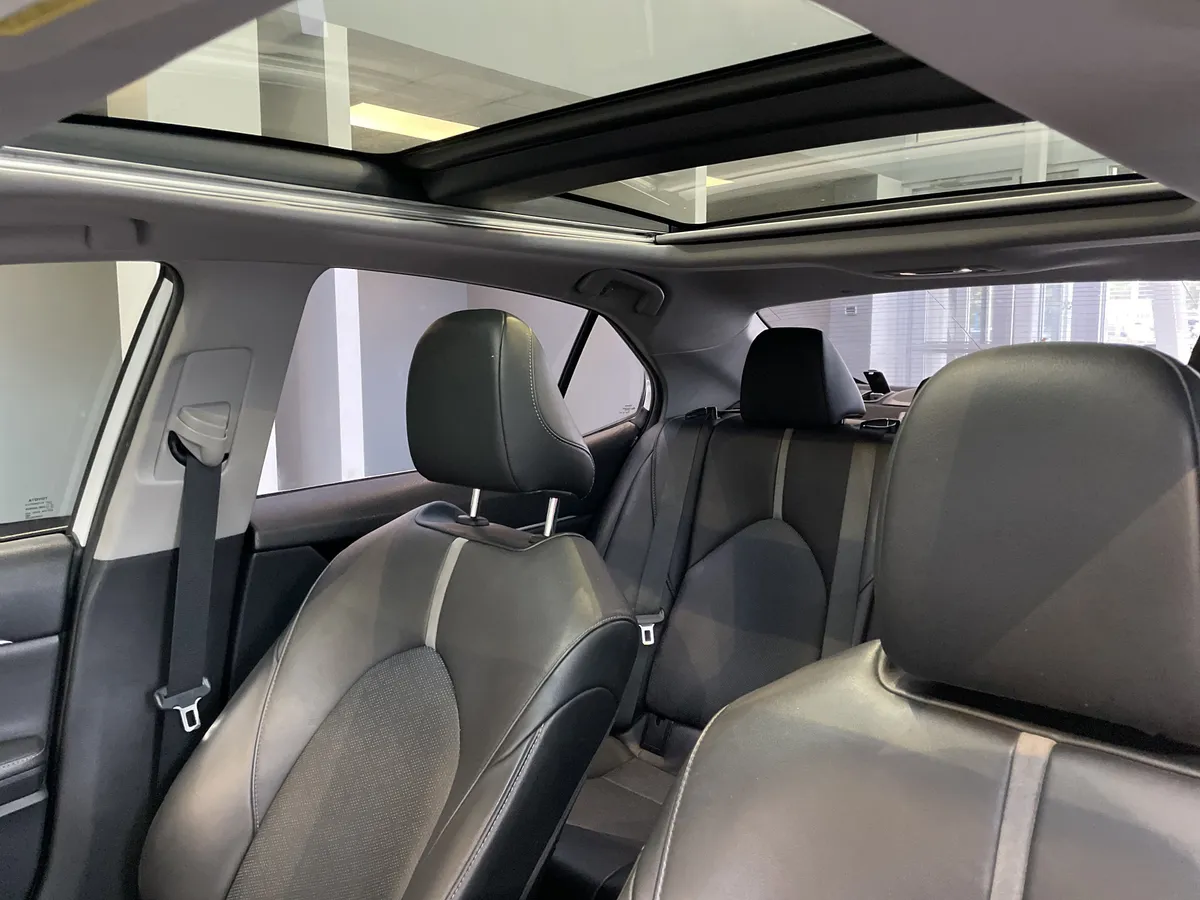 2021 Toyota Camry XSE thumbnail 9