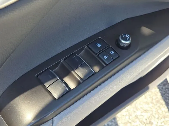 2021 Toyota Camry XSE thumbnail 16