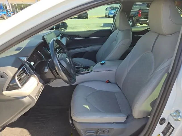 2021 Toyota Camry XSE thumbnail 18