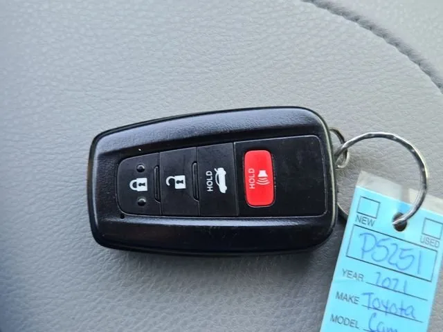 2021 Toyota Camry XSE thumbnail 31