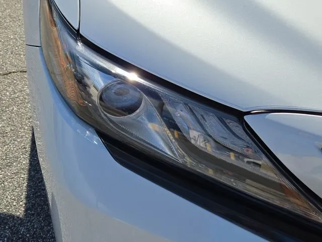 2021 Toyota Camry XSE thumbnail 5