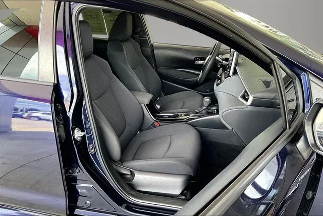 2021 Toyota Corolla Hybrid LE thumbnail 26
