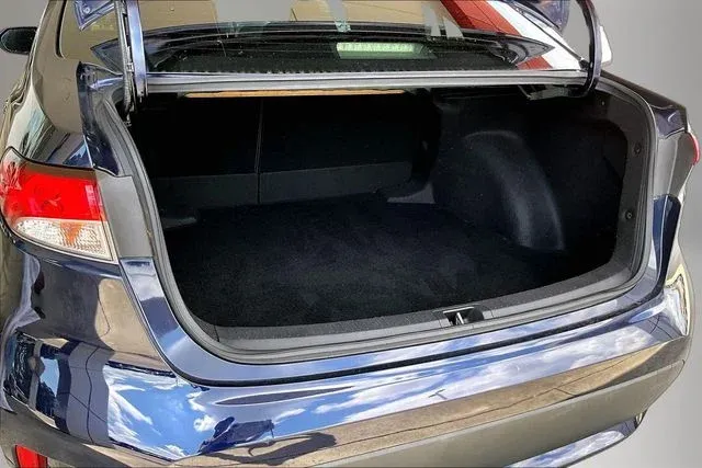 2021 Toyota Corolla Hybrid LE thumbnail 29