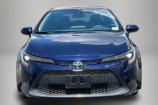 2021 Toyota Corolla Hybrid LE thumbnail 3