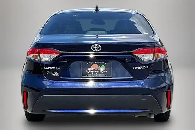 2021 Toyota Corolla Hybrid LE thumbnail 6