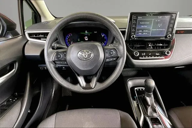 2021 Toyota Corolla Hybrid LE thumbnail 8