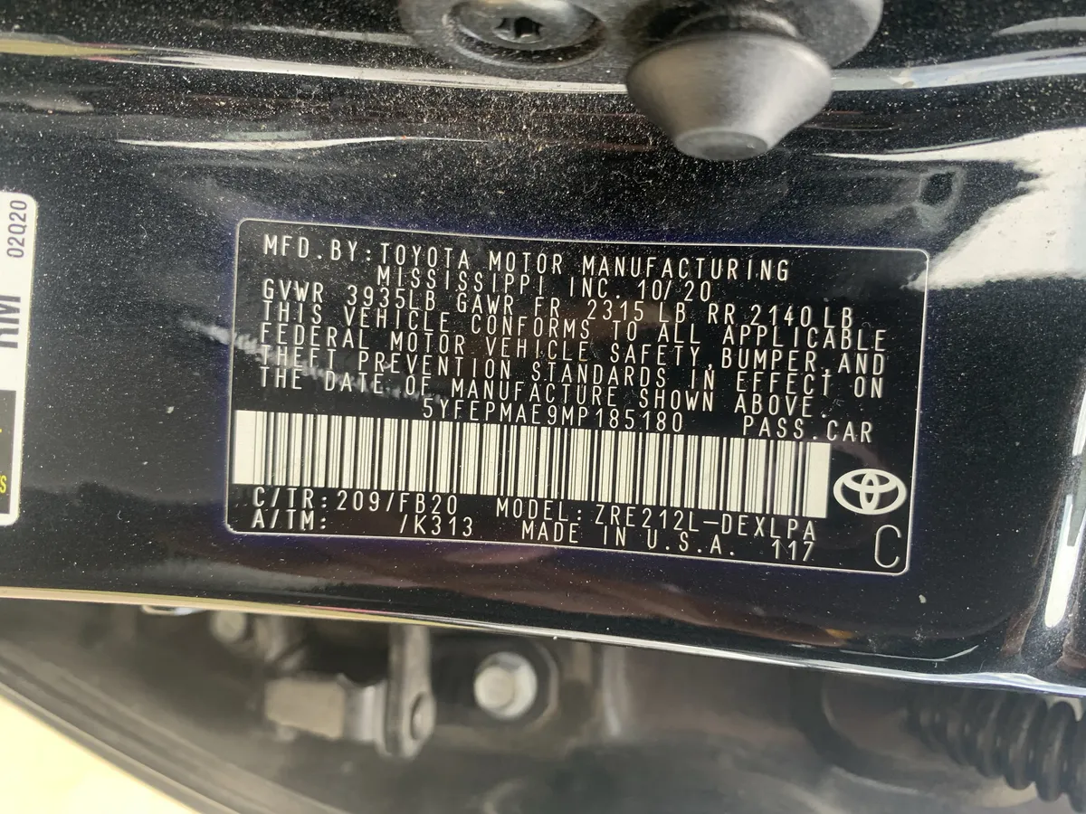 2021 Toyota Corolla LE thumbnail 14
