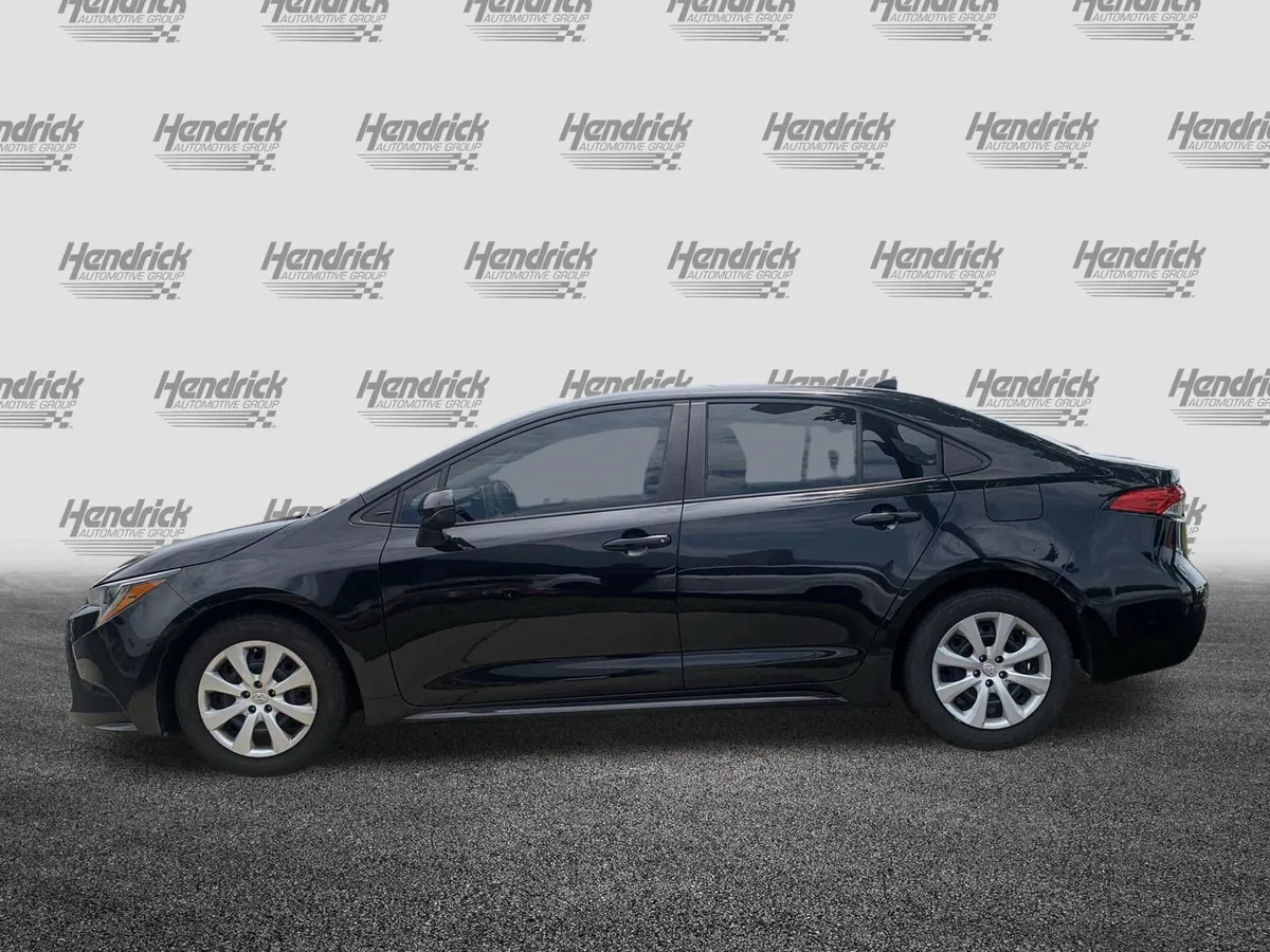 2021 Toyota Corolla LE thumbnail 6