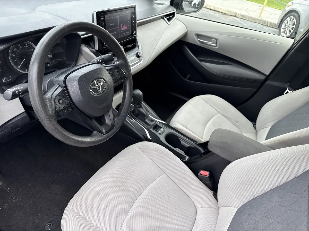 2021 Toyota Corolla LE thumbnail 11